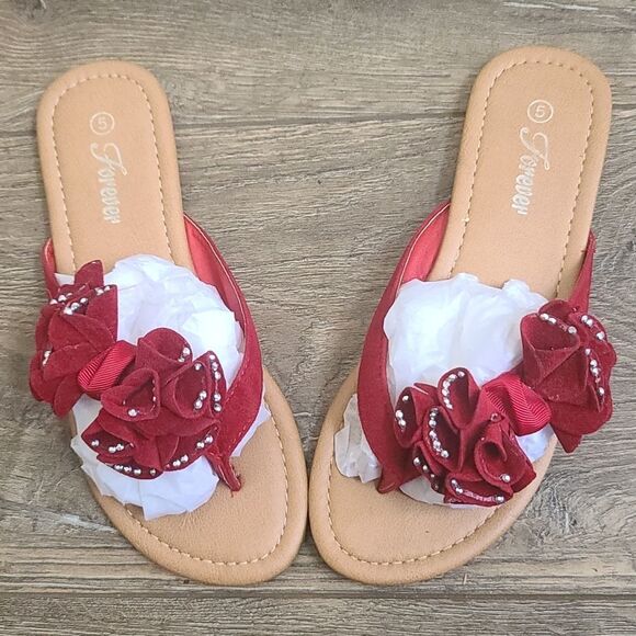 Forever 21 Shoes - ❤️‍🔥FOREVER woman's summer slip on sandals.